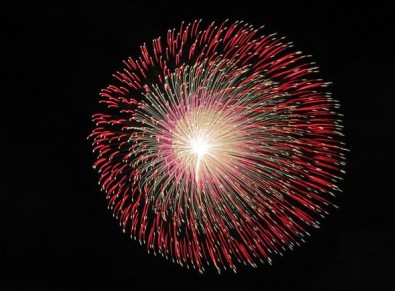最酷的心情短语:看我不顺眼你可以选择自杀,也可以选择装瞎。 2
